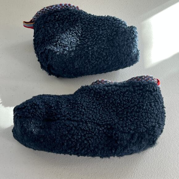 Bombas Gripper Slipper Size 1-5 (YOUTH) Sherpa Lined - Picture 5 of 10